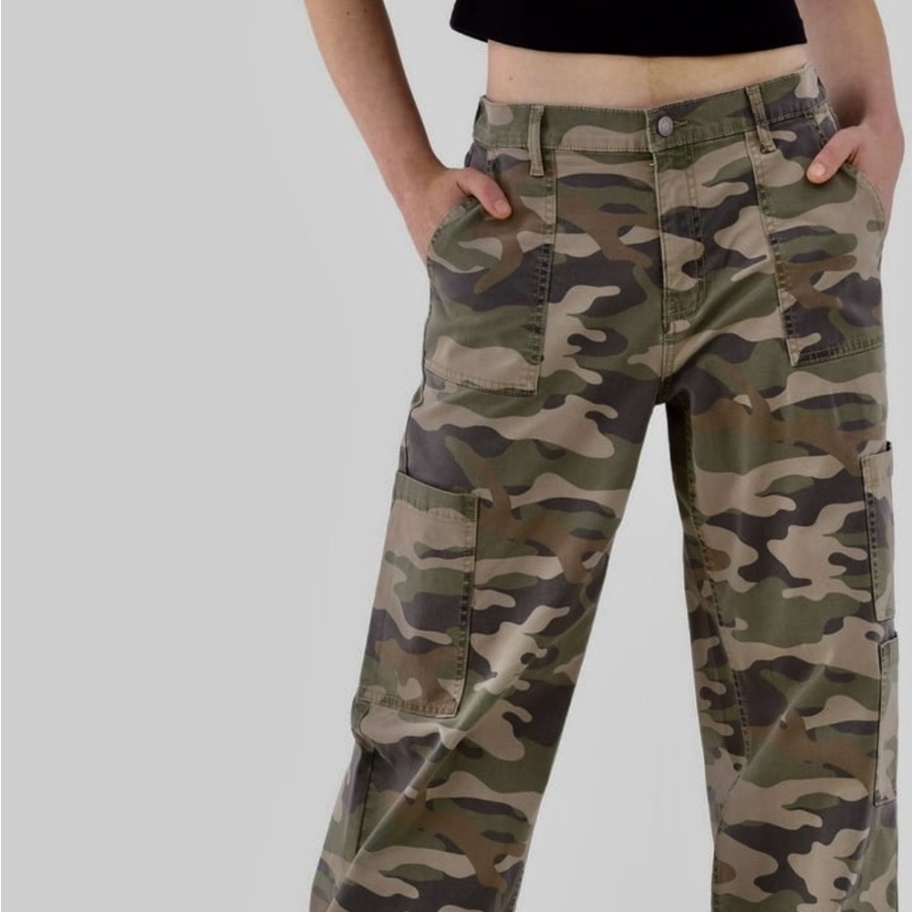 No Boundaries Camouflage Pants
